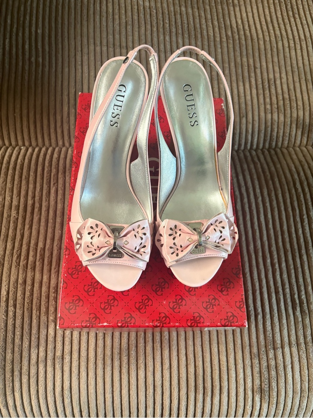 GUESS Wedge GWBATIKO Sandals - Light Pink leather- Size 6.5